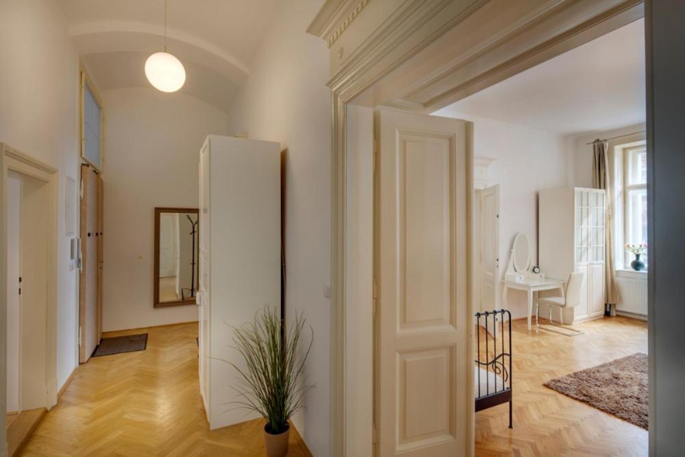 Kaprova - Old Town Apartments Прага Экстерьер фото